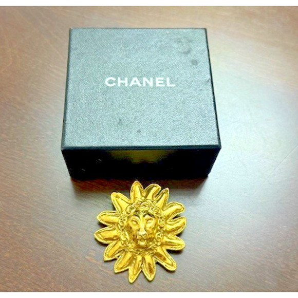 CHANEL LION Pin Brooch LEO CC Logos Sun Gold plated Vintage Authentic - Picture 1 of 8